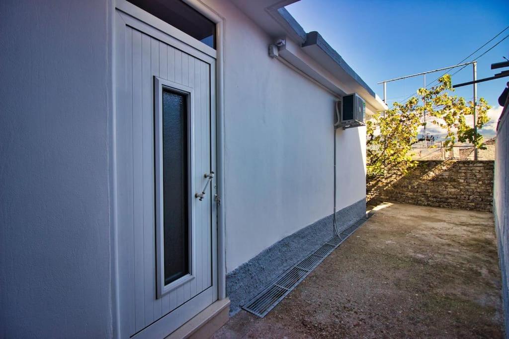 Apartament Emblematic House 3 Gjirokastra Zewnętrze zdjęcie